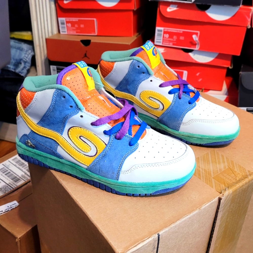 G-Force: Bang Mid Sneakers.